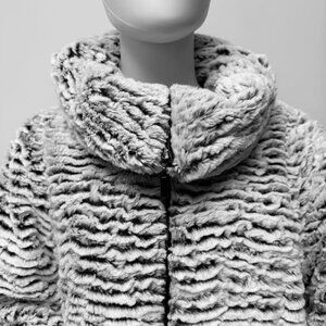 Adrienne Landau Super soft Faux Fur Pullover Zip Jacket - New With Tags